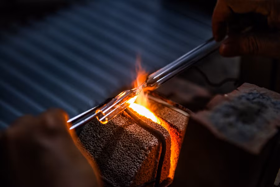 Mỗi nhà làm nghề đều có bí quyết gia truyền riêng để làm nên sản phẩm tinh xảo và độc đáo.