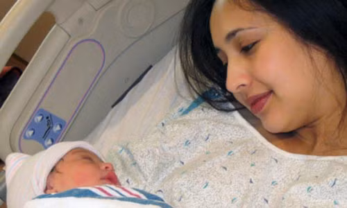 Giáo viên nhận con nuôi dưới 6 tháng tuổi được hưởng chế độ thai sản?