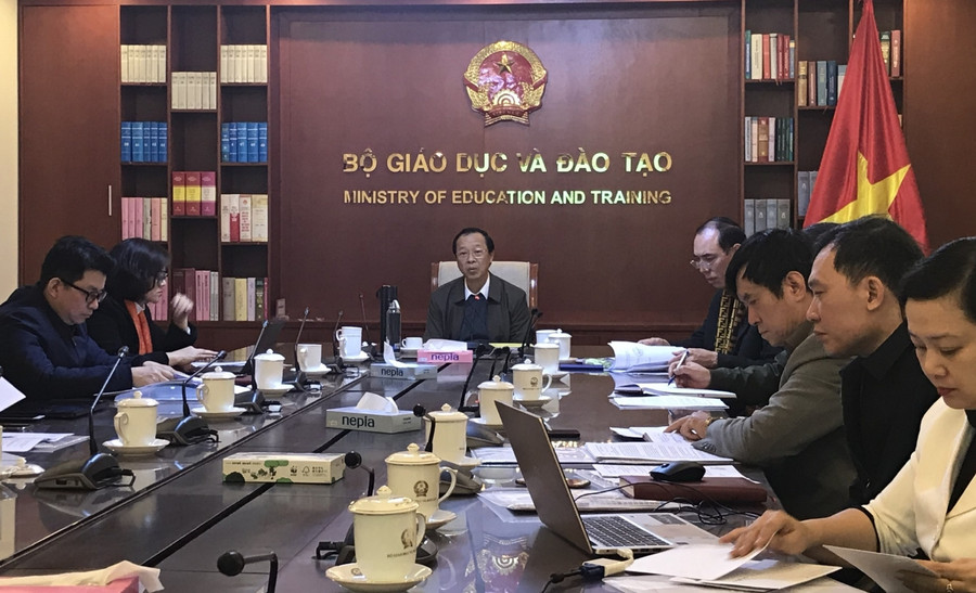 Thứ trưởng Phạm Ngọc Thưởng chủ trì cuộc họp.