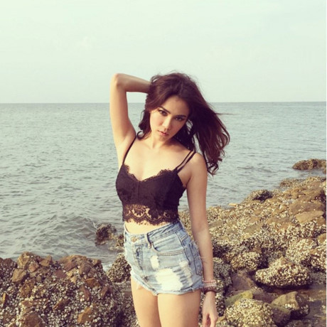 Công thức mix đồ đi du lịch nhanh gọn vẫn cá tính - Ảnh 7 Cong thuc mix do di du lich nhanh gon van ca tinh - Anh 7