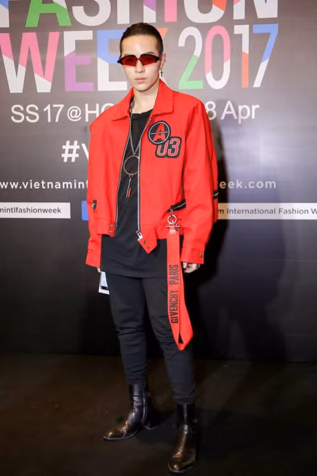 Luong Manh Hai noi bat voi ao hoa tiet ngo nghinh tren tham do - Anh 6