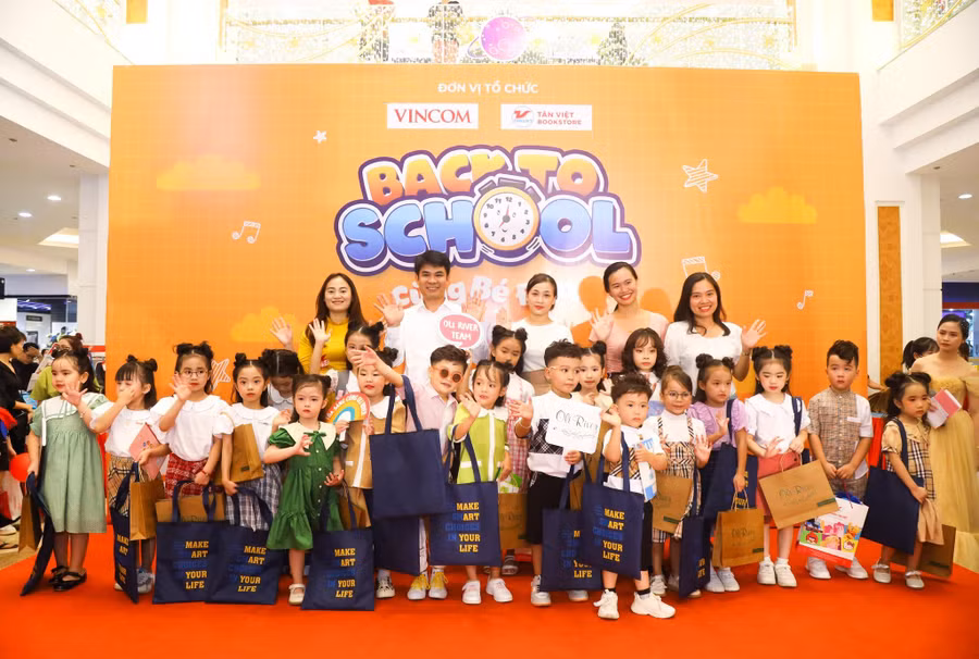 BST “Back to school” đến từ nhà Oli River bao gồm gần 30 mẫu thiết kế.