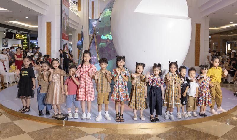 Jookyli sẽ là nơi định hình phong cách dành cho bé. Jookyli sẽ là nơi định hình phong cách dành cho bé.