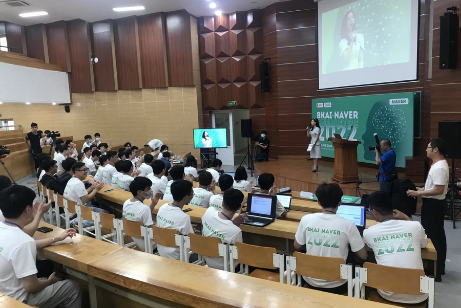 Các đội tham gia chung kết cuộc thi hackathon BKAI-NAVER Chanllenge 2022.