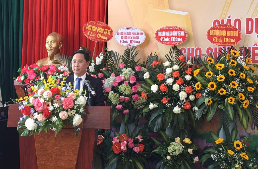 TS. Lê Mạnh Hùng - Hiệu trưởng Trường ĐH Công đoàn phát biểu tại lễ khai giảng