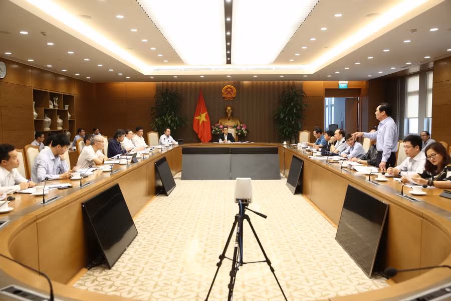 Quang cảnh buổi làm việc