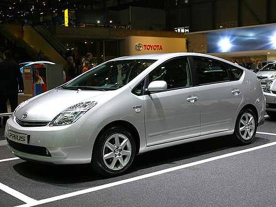 Nhìn lại 10 năm &quot;chinh chiến&quot; của Toyota Prius ảnh 4