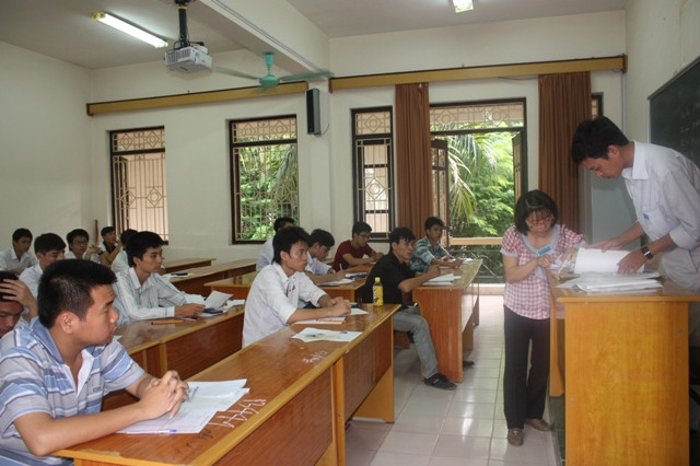 Đề Sử hay, đề Toán &quot;dễ thở&quot; hơn