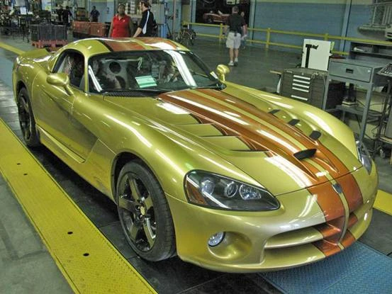 Sự kiện đặc biệt: Dodge xuất xưởng chiếc Viper cuối cùng