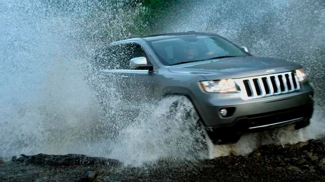 Jeep Grand Cherokee 2011 - Đấu tranh để sinh tồn