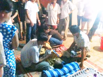 21 giờ cùng ngày thi thể 2 em bé đã được tìm thấy