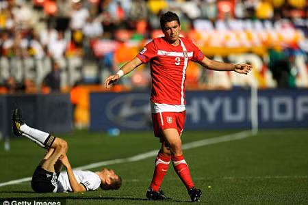 Man City qua mặt Real Madrid trong thương vụ Kolarov?