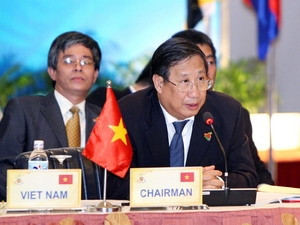 Phó Thủ tướng Phạm Gia Khiêm. Phó Thủ tướng Phạm Gia Khiêm.