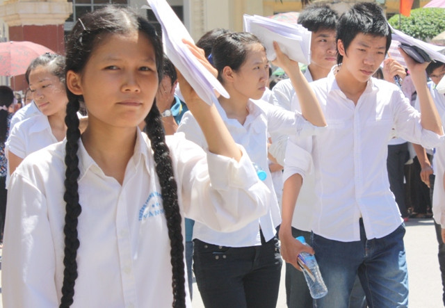 Thí sinh tham dự kỳ tuyển sinh ĐH, CĐ đợt 1 năm 2010. Ảnh: gdtd.vn