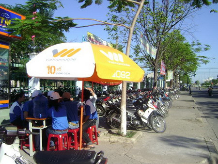 Điểm trông giữ xe miễn phí khá trật tự