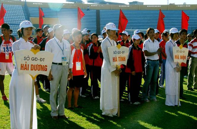 khai mạc Giải điền kinh học sinh toàn quốc năm 2010 ảnh 3 Các đội về tham dự giải