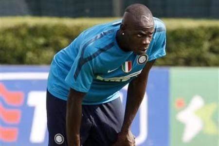 HLV Mancini: Balotelli sẽ đến Man City trong 48 giờ tới