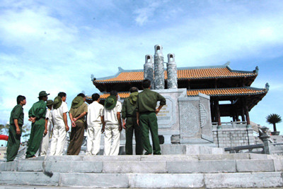 Công trình bến thả hoa Công trình bến thả hoa