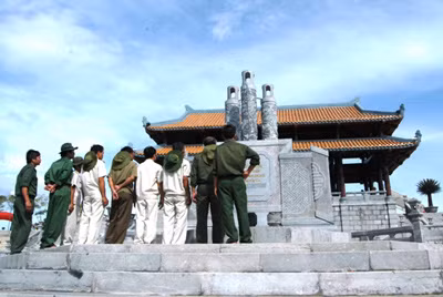 Công trình bến thả hoa