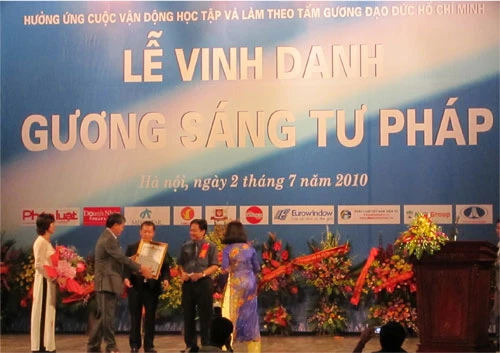 Lễ Vinh danh Gương sáng Tư pháp và thành lập 25 năm Báo Pháp luật Việt Nam