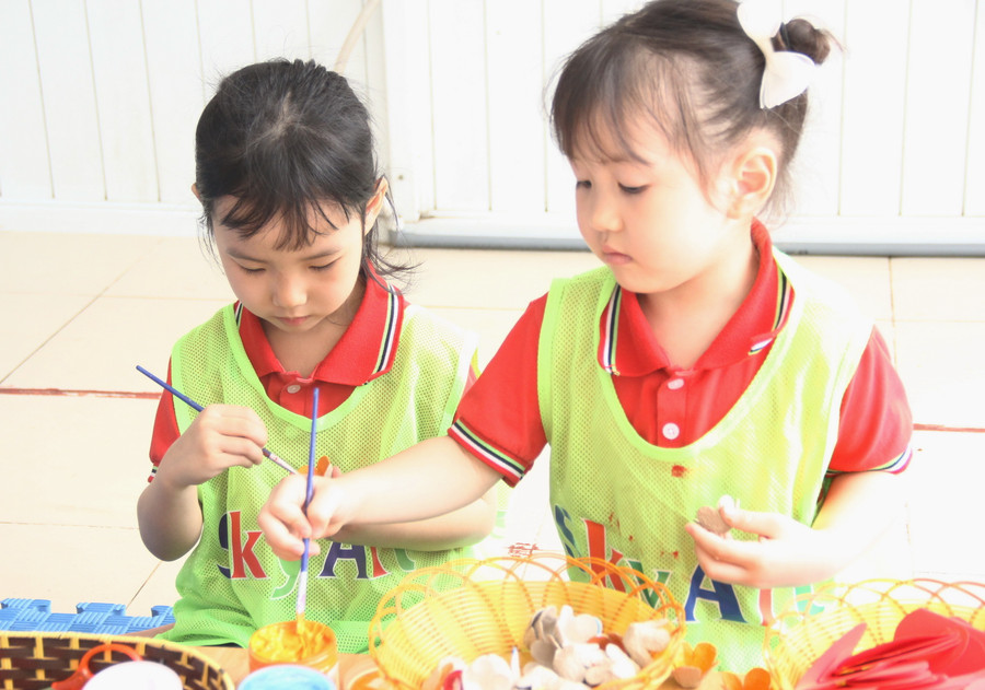 Tỉ mỉ đến từng chi tiết. Tỉ mỉ đến từng chi tiết.