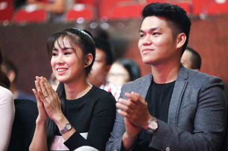 Lê Phương tay trong tay người yêu, từ chối trả lời tin đồn mang thai - Ảnh 6 Le Phuong tay trong tay nguoi yeu, tu choi tra loi tin don mang thai - Anh 6