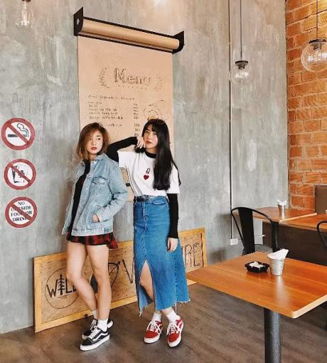 6 cach phoi do giup ban luon dep khi dien giay sneaker co cao - Anh 5