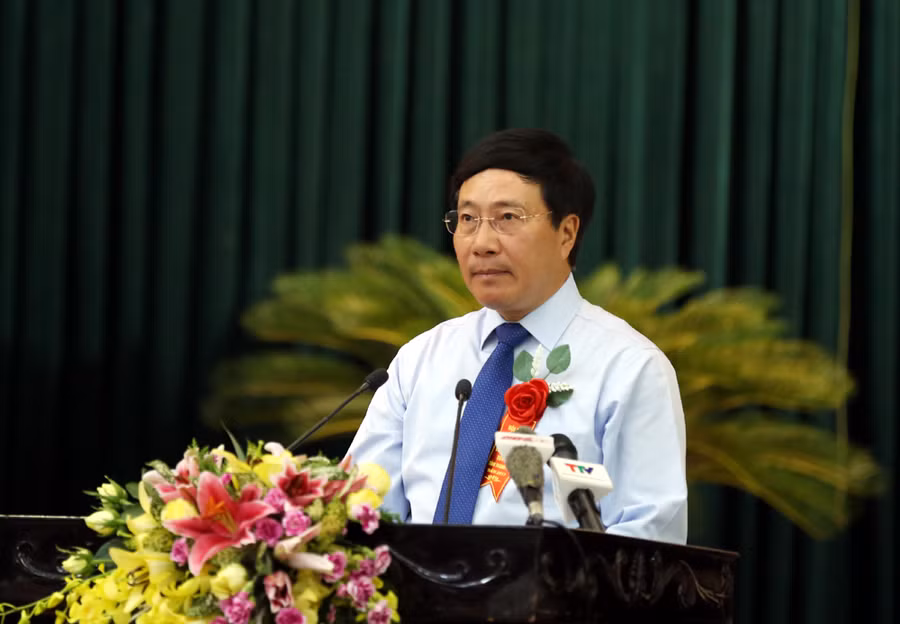 Phó Thủ tướng Phạm Bình Minh phát biểu tại hội nghị biểu dương người có công tiêu biểu và các tập thể, cá nhân có nhiều thành tích trong phong trào đền ơn đáp nghĩa của tỉnh Thanh Hóa. Ảnh: VGP