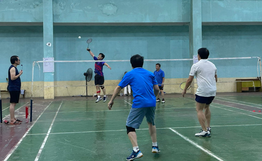 Các vận động viên tranh tài ở bộ môn cầu lông. Các vận động viên tranh tài ở bộ môn cầu lông.