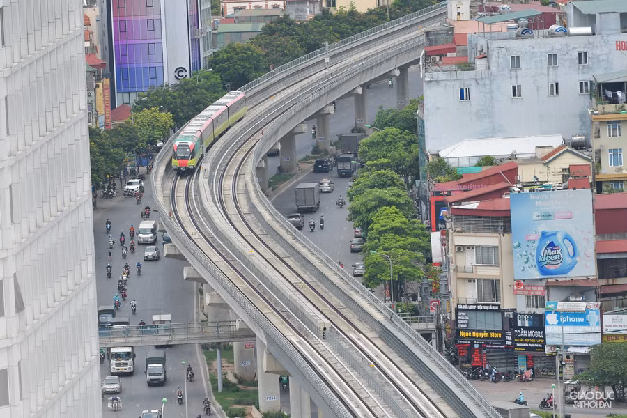 Cận cảnh đoàn tàu Nhổn - ga Hà Nội chạy thử toàn tuyến 8,5km trên cao ảnh 3
