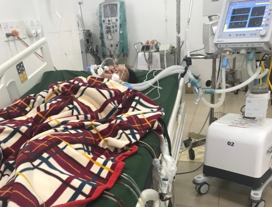 Vụ tai nạn khiến cô Y Hồng bị thương nặng, giờ đây khi nhớ lại cô giáo vẫn chưa hết hoảng sợ. Vụ tai nạn khiến cô Y Hồng bị thương nặng, giờ đây khi nhớ lại cô giáo vẫn chưa hết hoảng sợ.