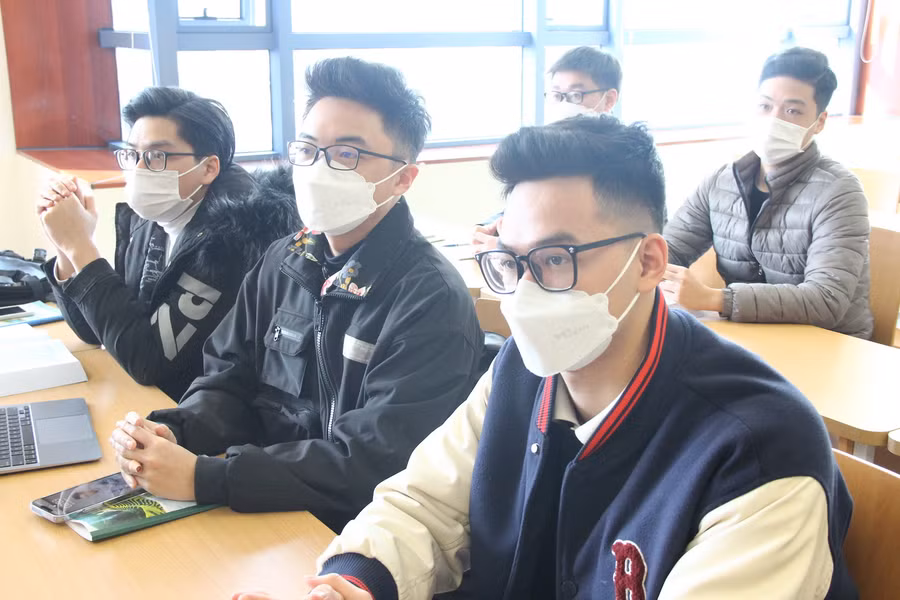 Một lớp học trực tiếp của Trường ĐH Kinh tế Quốc dân