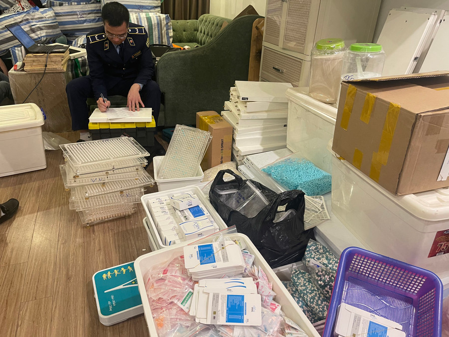 Toàn bộ lô hàng không có hóa đơn chứng từ. Toàn bộ lô hàng không có hóa đơn chứng từ.