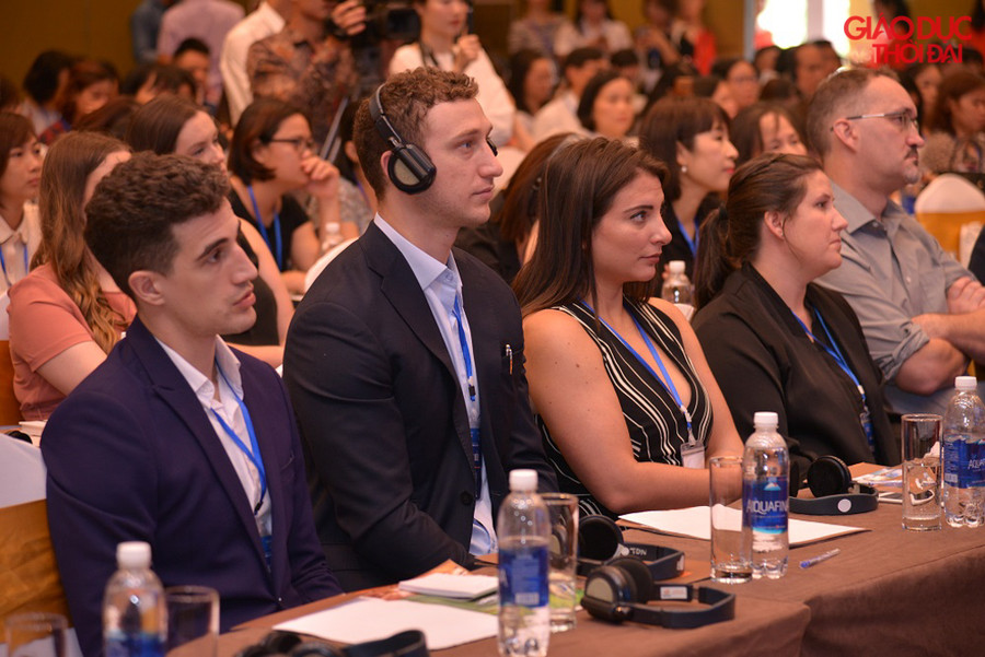 Hội thảo “Tạo động lực cho người học tiếng Anh” thu hút sự quan tâm của nhiều chuyên gia trong nước và nước ngoài.