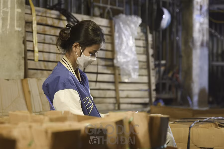 Chợ hoa lớn nhất Hà Nội đìu hiu trước ngày 8/3 ảnh 11