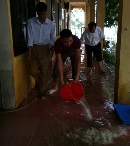 Vệ sinh trường lớp