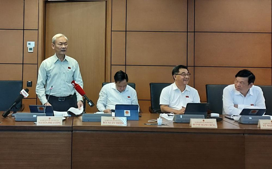 Đại biểu Quốc hội Nguyễn Phú Cường (Đoàn tỉnh Đồng Nai) thảo luận tại tổ. Đại biểu Quốc hội Nguyễn Phú Cường (Đoàn tỉnh Đồng Nai) thảo luận tại tổ.