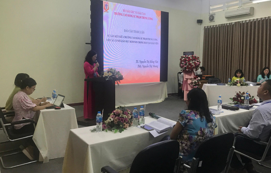Tham luận tại Hội thảo của đại diện Trường Cao đẳng sư phạm Trung ương Hà Nội.