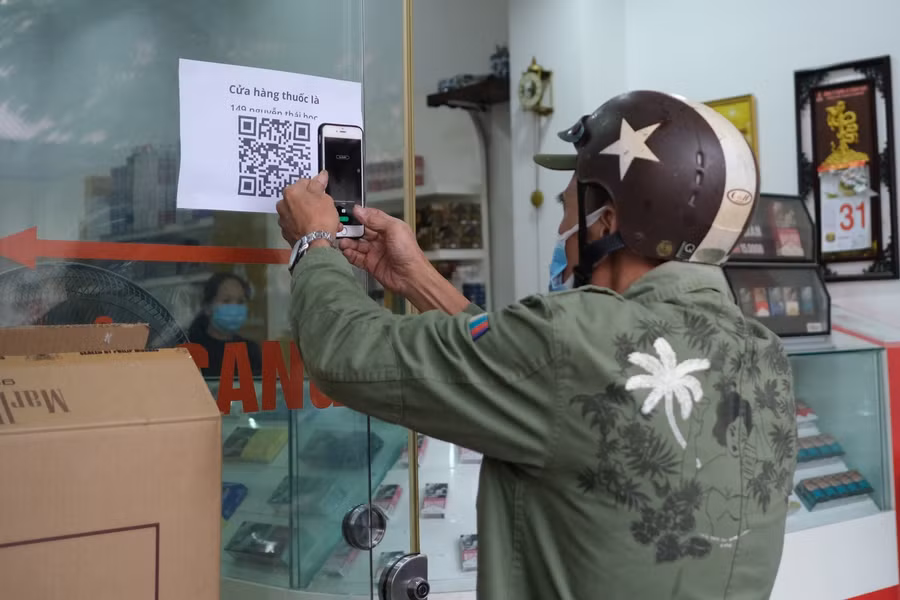 Lực lượng chức năng sẽ nhắc nhở, xử lý nghiêm đối với những cửa hàng cố tình vi phạm, chưa có mã QR code hoặc không dán mã QR code theo quy định