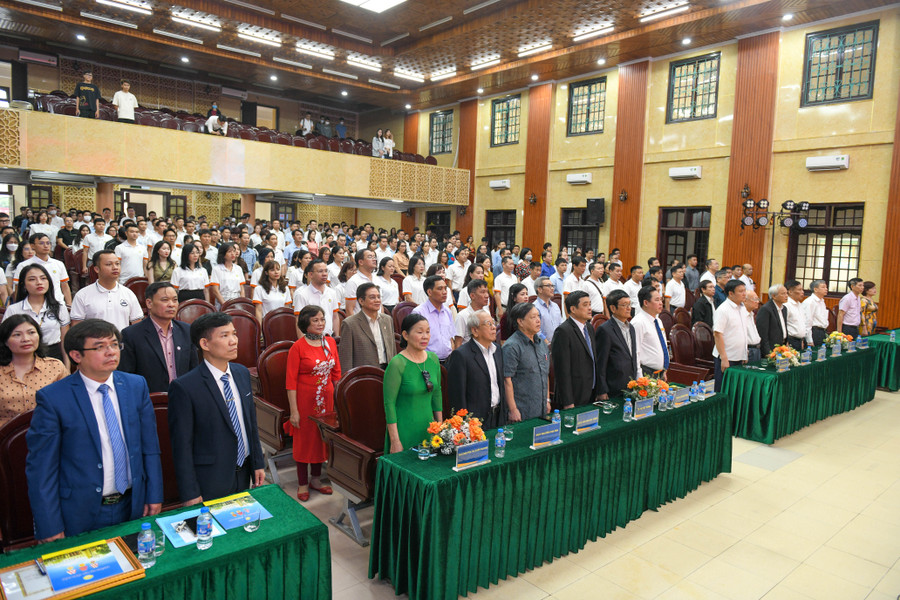 Toàn cảnh buổi lễ. Toàn cảnh buổi lễ.