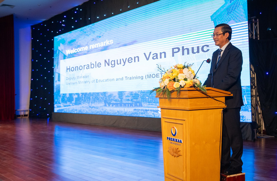 Thứ trưởng Nguyễn Văn Phúc phát biểu tại hội nghị. Thứ trưởng Nguyễn Văn Phúc phát biểu tại hội nghị.