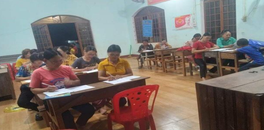 Một lớp học xóa mù chữ ở xã Đắk Gằn (Đắk Mil, Đắk Nông). Ảnh: NVCC.