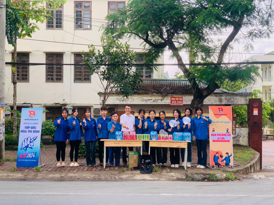 Kỳ thi tốt nghiệp THPT 2024 của thành phố Hà Nội có gần 109.000 thí sinh đăng ký dự tuyển tại 196 điểm thi trên địa bàn Thành phố. Kỳ thi tốt nghiệp THPT 2024 của thành phố Hà Nội có gần 109.000 thí sinh đăng ký dự tuyển tại 196 điểm thi trên địa bàn Thành phố.