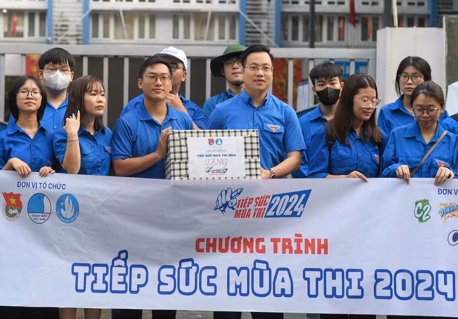 Chương trình 'Tiếp sức mùa thi' năm nay Thành đoàn - Hội Sinh viên thành phố Hà Nội căn cứ chỉ đạo của Trung ương Hội Sinh viên Việt Nam, UBND Thành phố, đã xây dựng kế hoạch triển khai bám sát tình hình thực tế, đảm bảo thiết thực, an toàn, hiệu quả.