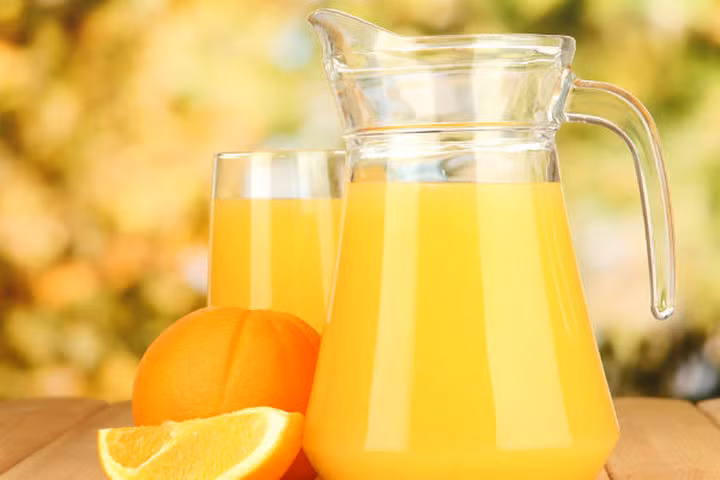 7 loại nước ép trái cây giúp bạn không bị táo bón