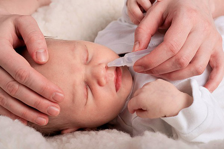Làm sao để rửa mũi cho trẻ đúng cách?
