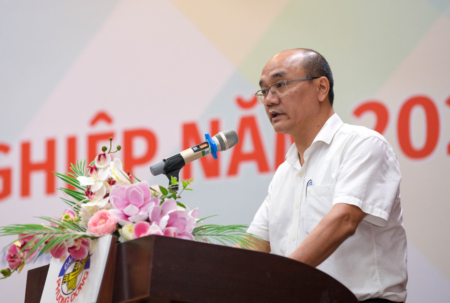 TS. Nguyễn Trọng Đặng - Phó Bí thư Đảng uỷ - Trưởng Phòng Đào tạo Trường Đại học Phương Đông phát biểu tại buổi lễ. TS. Nguyễn Trọng Đặng - Phó Bí thư Đảng uỷ - Trưởng Phòng Đào tạo Trường Đại học Phương Đông phát biểu tại buổi lễ.