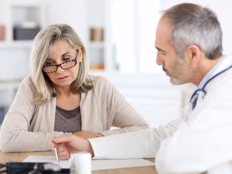 Phụ nữ bị cắt bỏ tử cung sẽ xảy ra tình trạng mãn kinh sớm