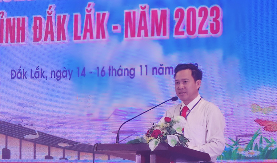 Ông Lưu Tiến Quang - Chủ tịch Công đoàn ngành GD tỉnh, Phó Giám đốc Sở GD&ĐT phát biểu khai mạc Hội thi. (Ảnh: TT) Ông Lưu Tiến Quang - Chủ tịch Công đoàn ngành GD tỉnh, Phó Giám đốc Sở GD&ĐT phát biểu khai mạc Hội thi. (Ảnh: TT)