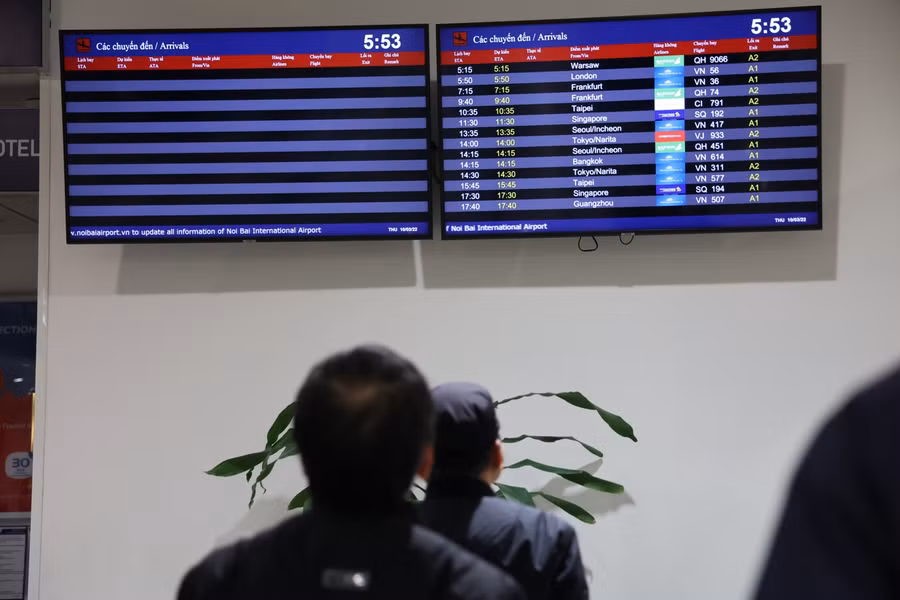 Đại sứ quán Việt Nam tại Ba Lan đã tích cực triển khai công tác bảo hộ công dân và gấp rút phối hợp với các cơ quan chức năng của Việt Nam và nước sở tại để nhanh chóng đưa bà con về nước trên các chuyến bay an toàn.